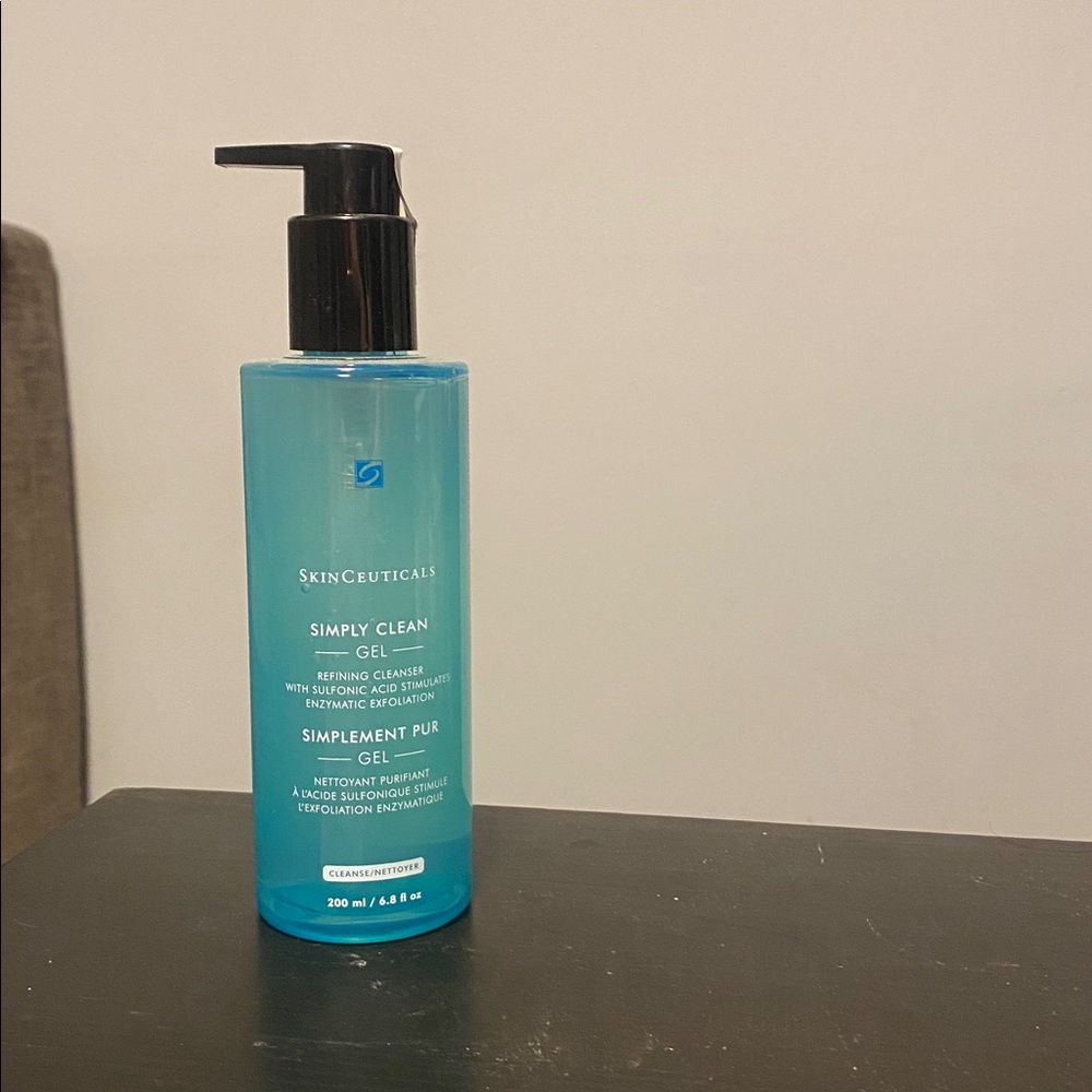 SkinCeuticals Simply Clean Gel - Blue